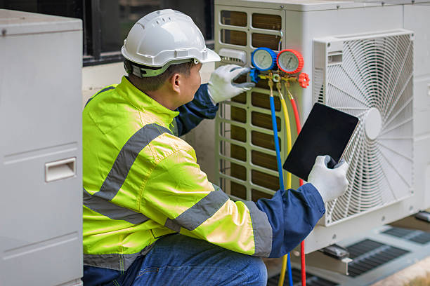 Professional Hvac technician working in Staples, TX
